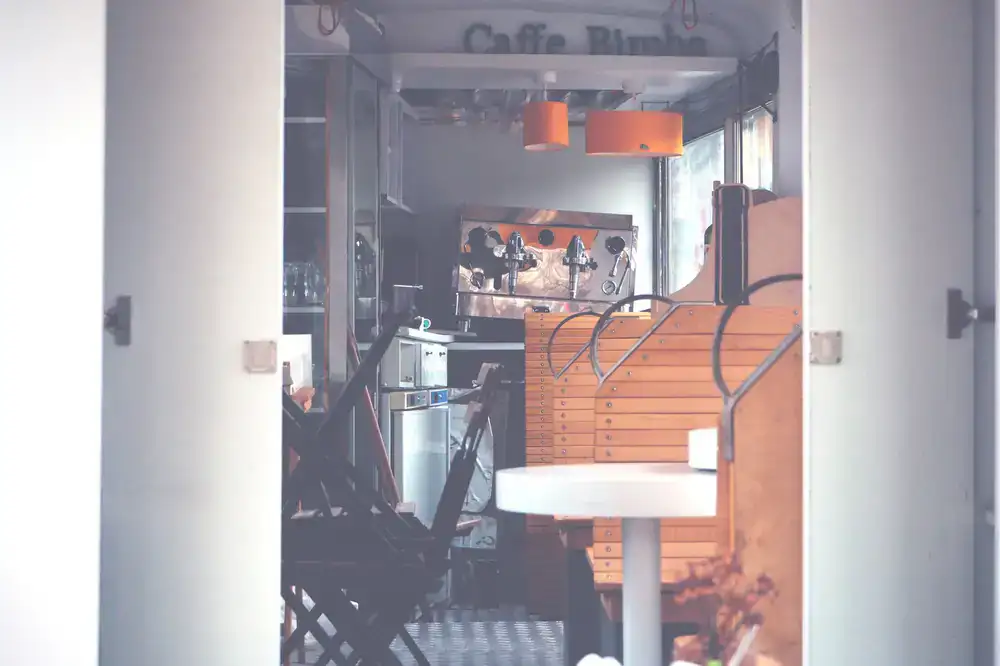 The exterior entry of Piccola Tazza espresso bar
